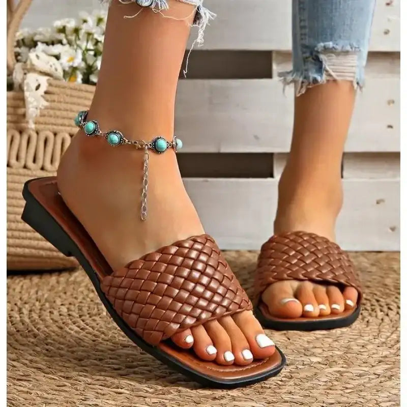 New Women’s Slippers Summer Selling Sexy Braided Red Square Toe Flat Flip-Flops Fashion Beach Mules Casual Indoor Home