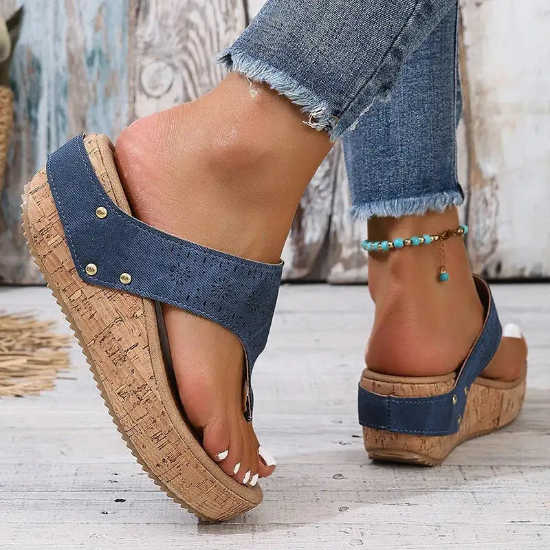 Women’s Chunky Wedges Flip Flops Hollow Out Thick Bottom Clip Toe Sandals Women Summer Non Slip Platform Beach Slippers