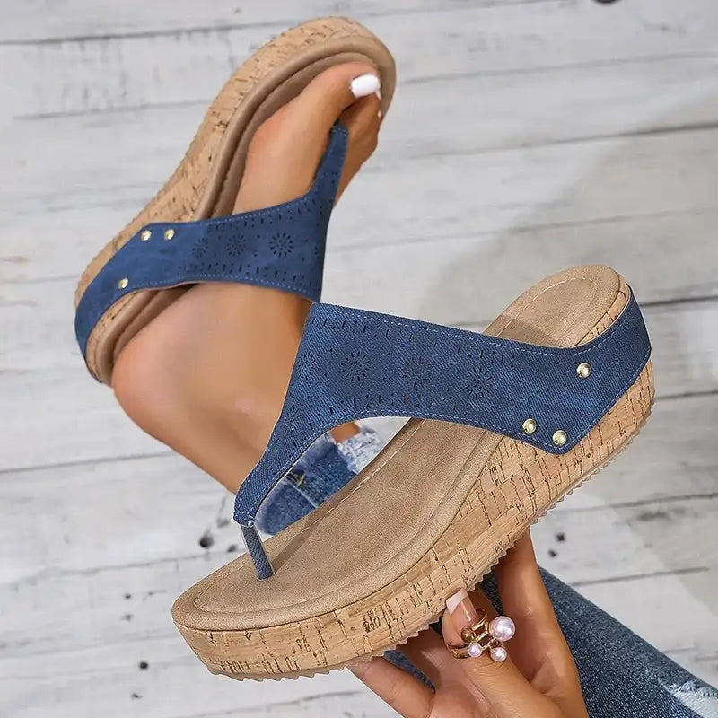 Women’s Chunky Wedges Flip Flops Hollow Out Thick Bottom Clip Toe Sandals Women Summer Non Slip Platform Beach Slippers