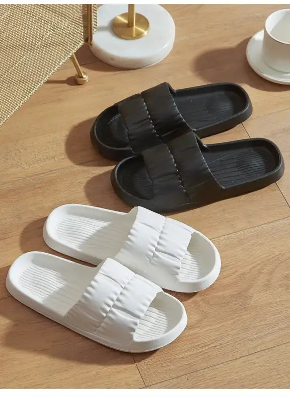 2025 Women Soft Sole Cloud Slippers Thick Platform Indoor Outdoor Beach Sandals Summer EVA Non Slip Flip Flops