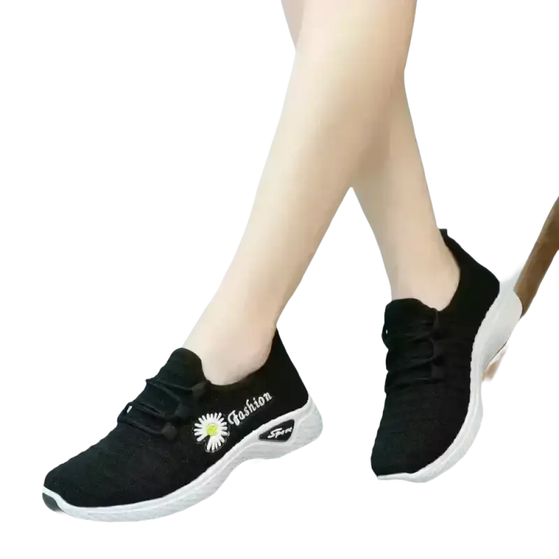 Black knit women’s sports shoes with mesh soles and white soles for fashionable women’s sports