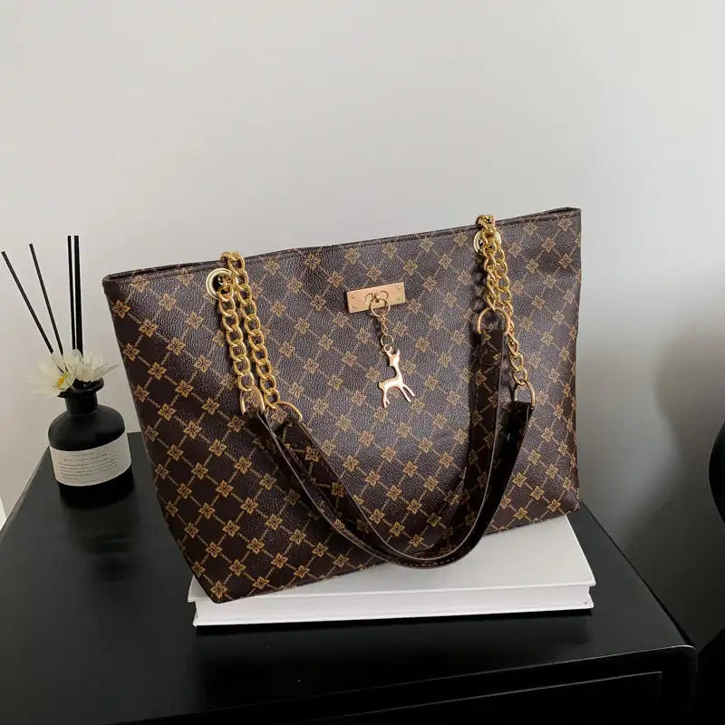 RetroChain Shoulder Bag