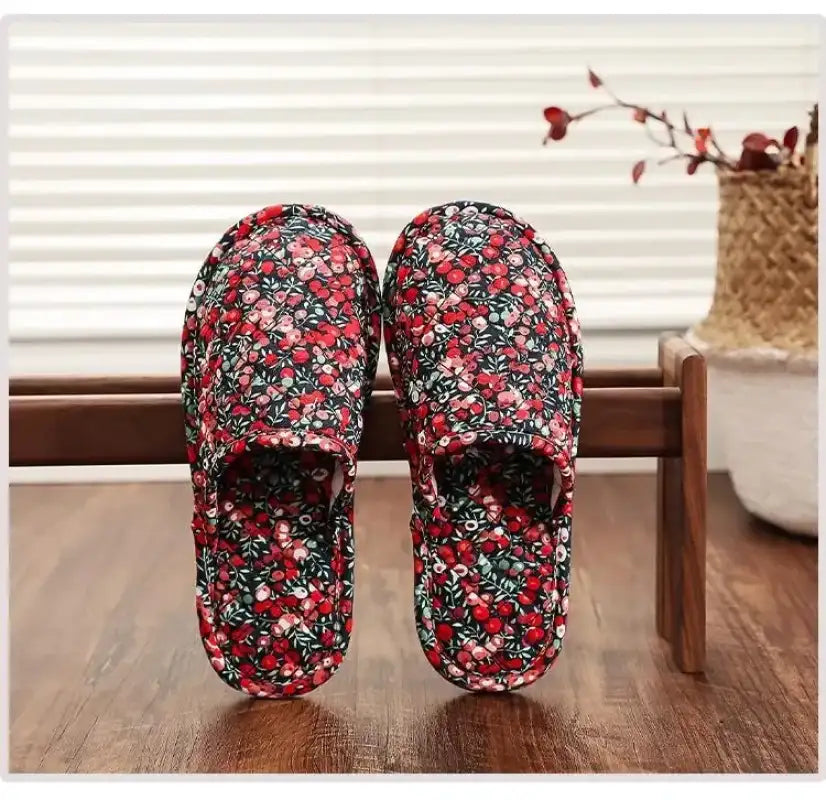 Couple’s Four Seasons Home Indoor Silent and Mute Pure Cotton Fabric Sole Soft Sole Non Harmful Solid Wood Floor