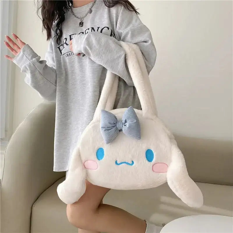 White plush Cinnamoroll handbag.