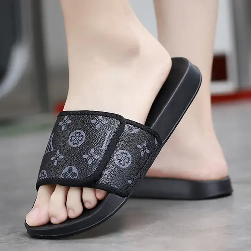 Summer Men Slippers Luxury Sport Slides Outdoor Street Clogs Quick Dry Beach Sandals Male Indoor Home Shoes Loafers