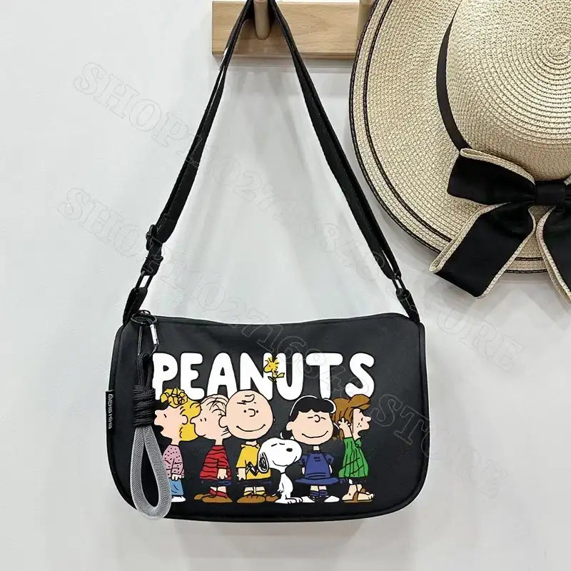 Black Peanuts character handbag.