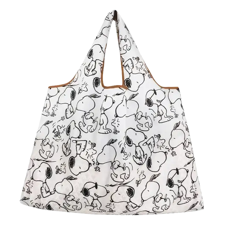 White Snoopy-patterned tote bag.