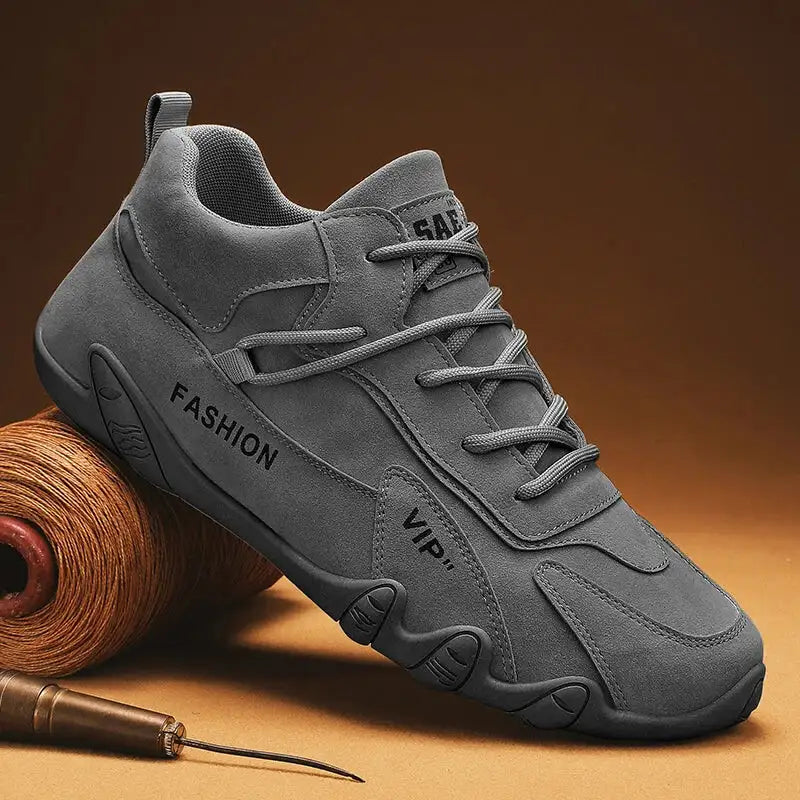 Men’s outdoor sports hiking shoes four season new anti slip comfort work shoes fashion youth casual trendy shoes male’s
