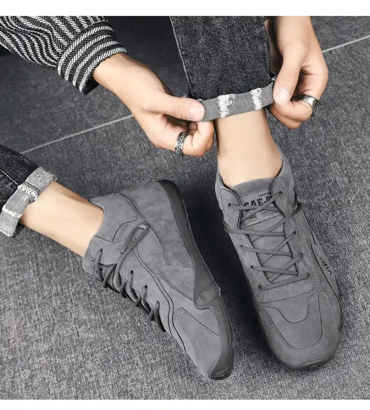Men’s outdoor sports hiking shoes four season new anti slip comfort work shoes fashion youth casual trendy shoes male’s