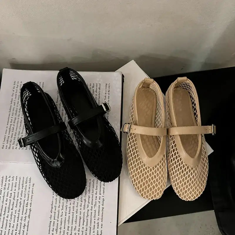 Women’s Round Toe Flat Shoes Designer Casual Trend Breathable Ballet Women’s Hollow Beach Sandals Mary Jane Shoes 2025