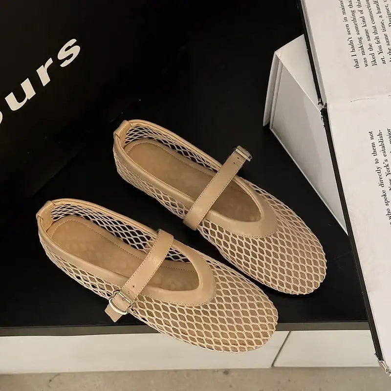 Women’s Round Toe Flat Shoes Designer Casual Trend Breathable Ballet Women’s Hollow Beach Sandals Mary Jane Shoes 2025