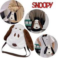Snoopy-themed plush shoulder bag.