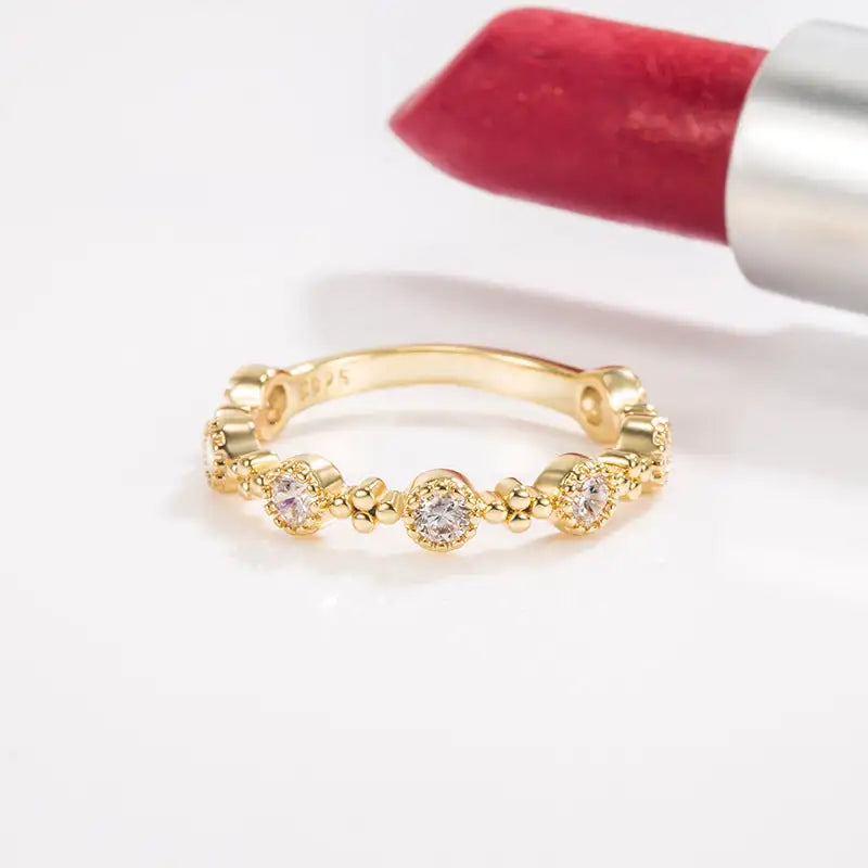 Chic Gold Ring with Sparkly Stones