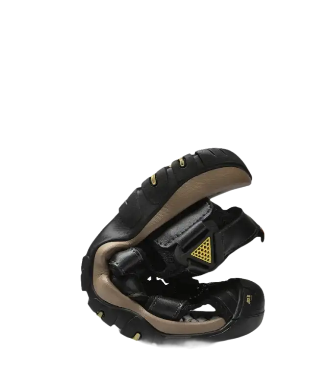 Flexible black sandal.