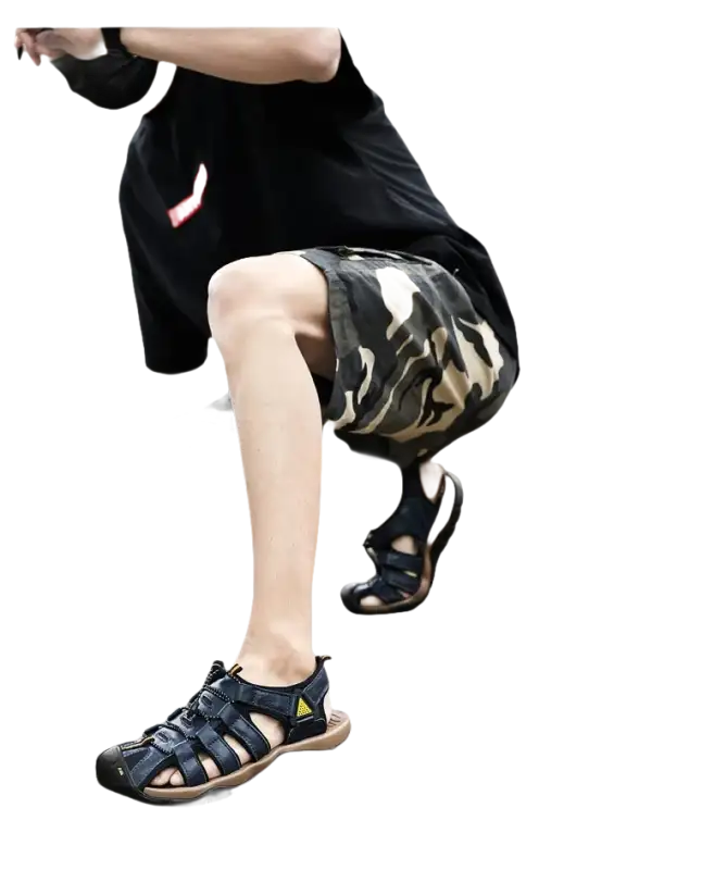 Men’s outdoor leisure sandals.
