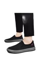 Black slip-on men’s summer shoes, breathable mesh casual sneakers, trendy summer shoes