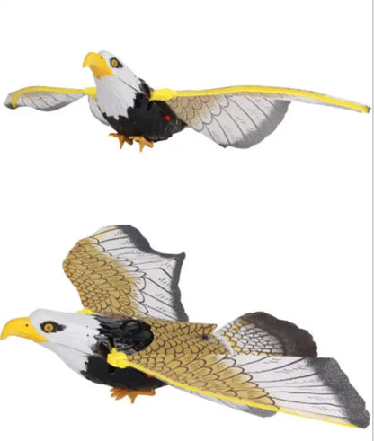 Flying Feline Feather Frenzy 🦅