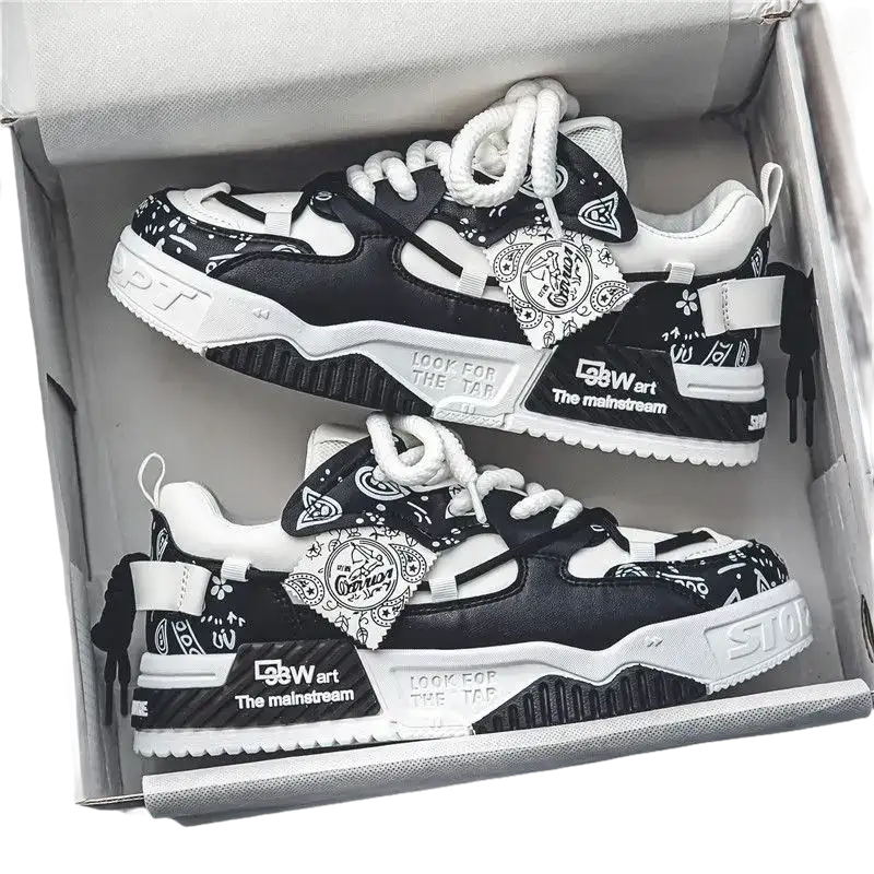 Black Skate Shoes / 40