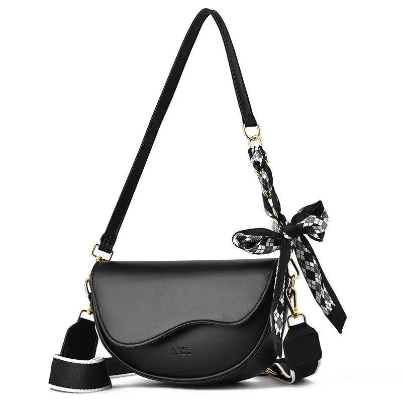 Chic Autumn Saddle: Luxe Underarm Bag