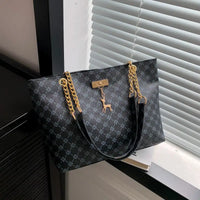 RetroChain Shoulder Bag