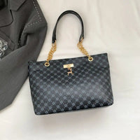RetroChain Shoulder Bag - Black