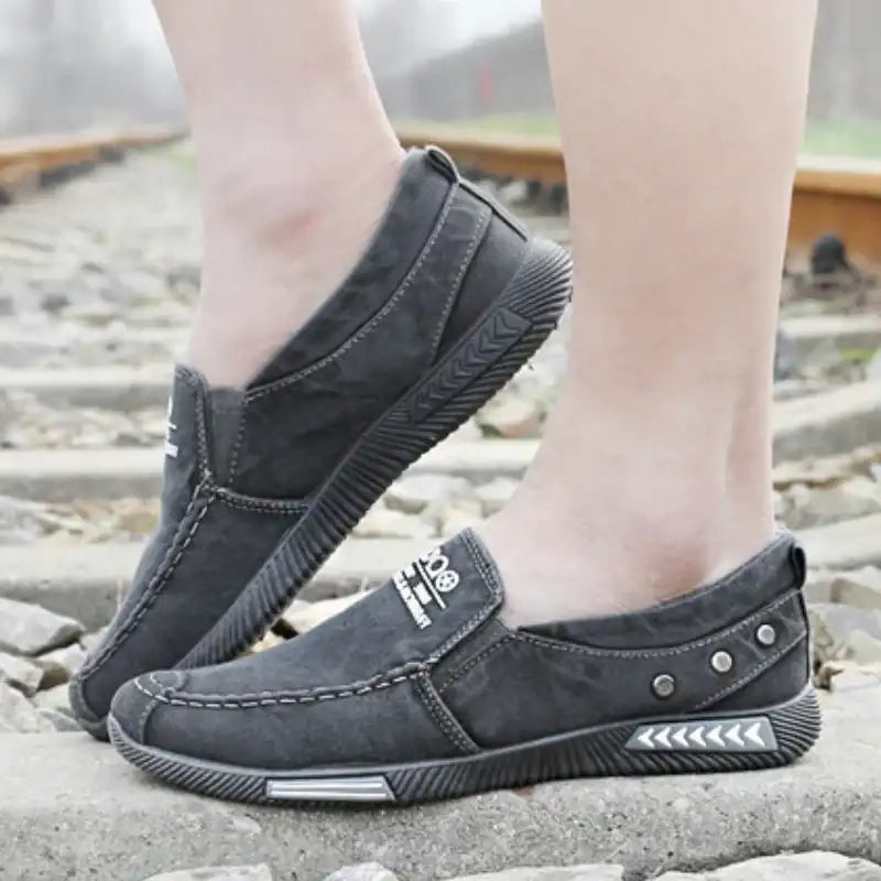 Luxury Designer Men’s Canvas Shoes Slip on Casual Shoes Denim Male Loafers Soft Driving Moccasin Outdoor Breathable Men