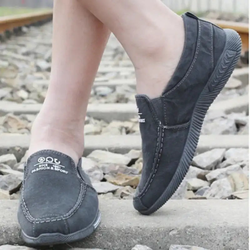 Luxury Designer Men’s Canvas Shoes Slip on Casual Shoes Denim Male Loafers Soft Driving Moccasin Outdoor Breathable Men