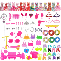 Doll accessory set.