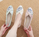 Veowalk Vintage Chinese Embroidery Women Cotton Satin Pointy Toe Slip On Low Heel Pumps Elegant Ladies Casual Walking