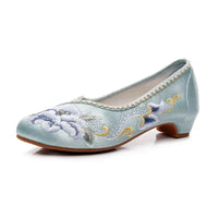 Veowalk Vintage Chinese Embroidery Women Cotton Satin Pointy Toe Slip On Low Heel Pumps Elegant Ladies Casual Walking