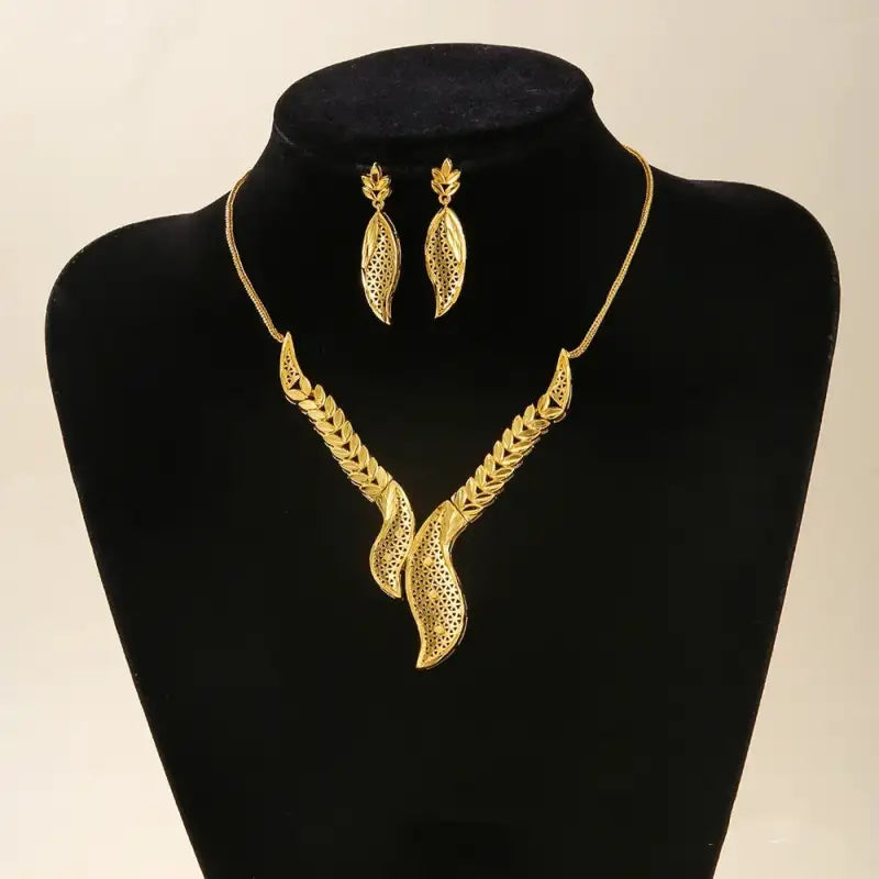 Golden Earrings and Necklace Set Sweetheart