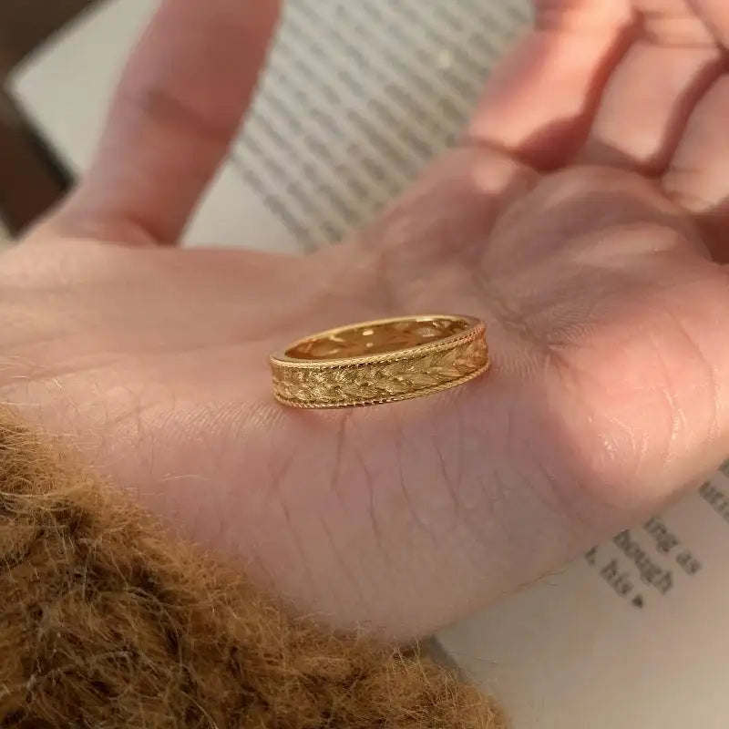 Golden Leaf Ring Wheat Hemp Lace Mild Luxury Retro