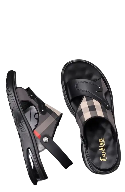 Men’s plaid casual sandals.