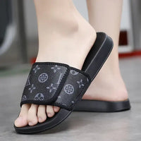 Summer Men Slippers Luxury Sport Slides Outdoor Street Clogs Quick Dry Beach Sandals Male Indoor Home Shoes Loafers