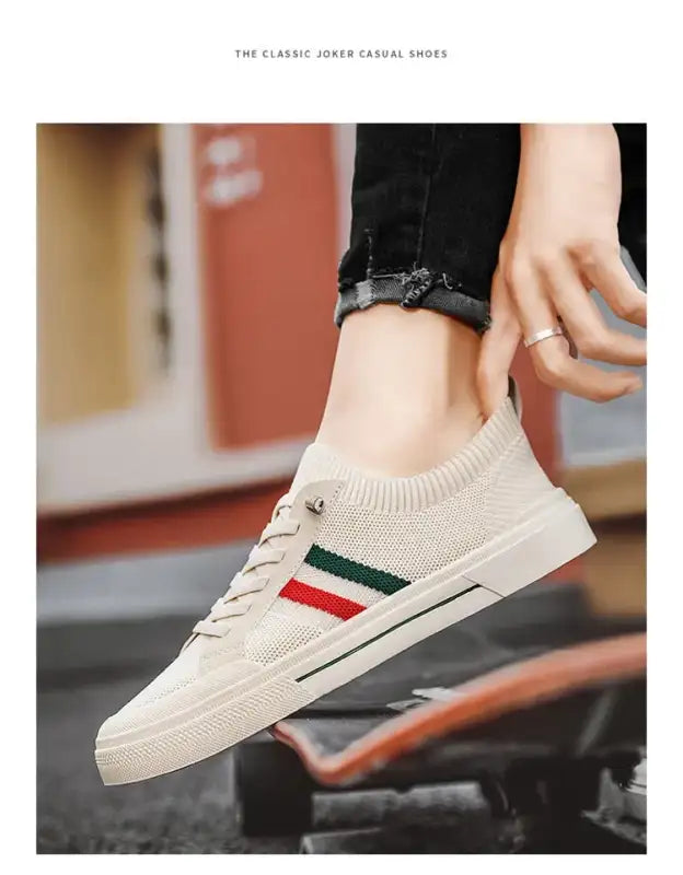 Breathable Men’s Shoes Summer Mesh Board Shoes Soft Soled Outdoor Casual Sports Shoes Trend Men Sneakers Slip-on Canvas