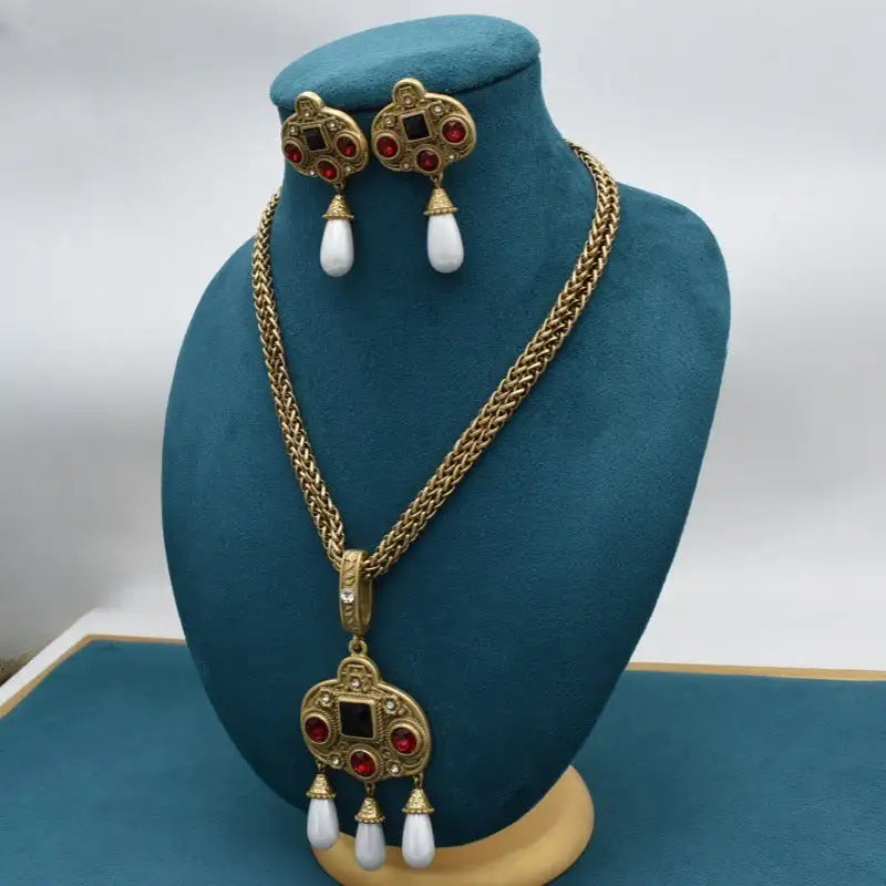 Tassel Pearl Stud Necklace
