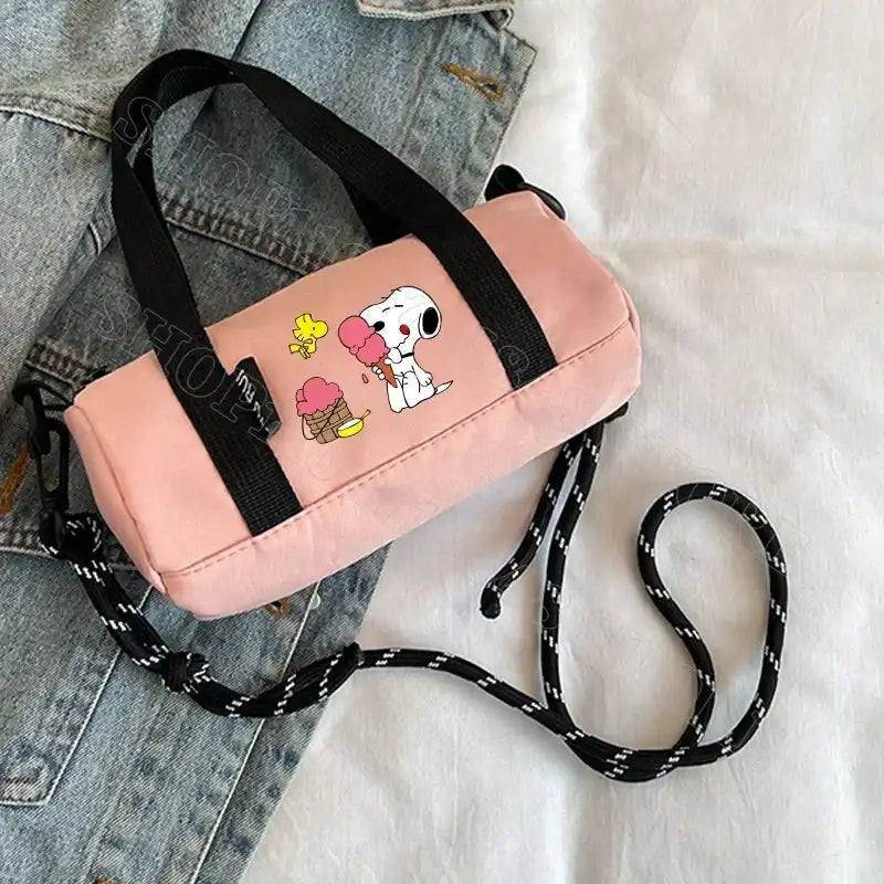 Pink Snoopy barrel bag.