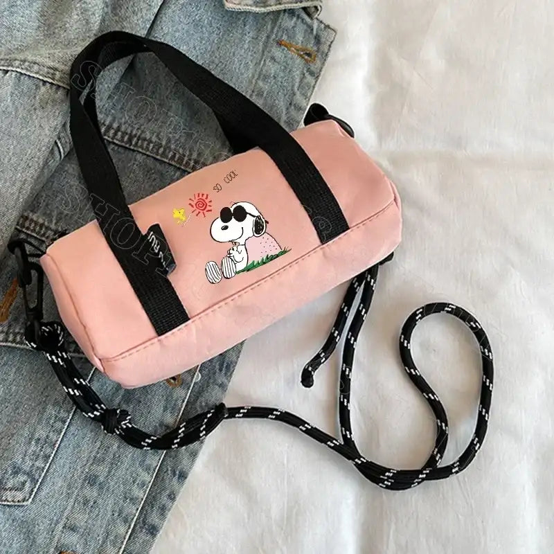Pink Snoopy barrel bag.