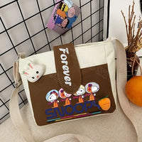 Snoopy cartoon shoulder bag.