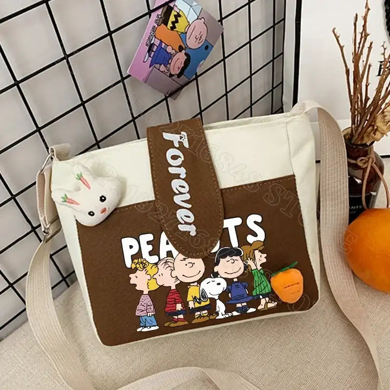 Peanuts character shoulder bag.