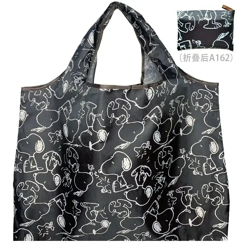 Black Snoopy-patterned tote bag.