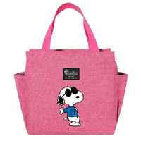 Pink Snoopy lunch bag.