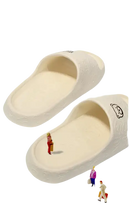 Comfortable, indented shoe bed slippers.