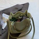 Versatile Bucket Bag: Style & Convenience Combined