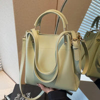 Versatile Bucket Bag: Style & Convenience Combined