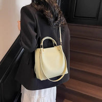 Versatile Bucket Bag: Style & Convenience Combined