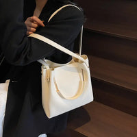 Versatile Bucket Bag: Style & Convenience Combined - White