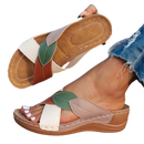 Leaf-accented women’s sandals.