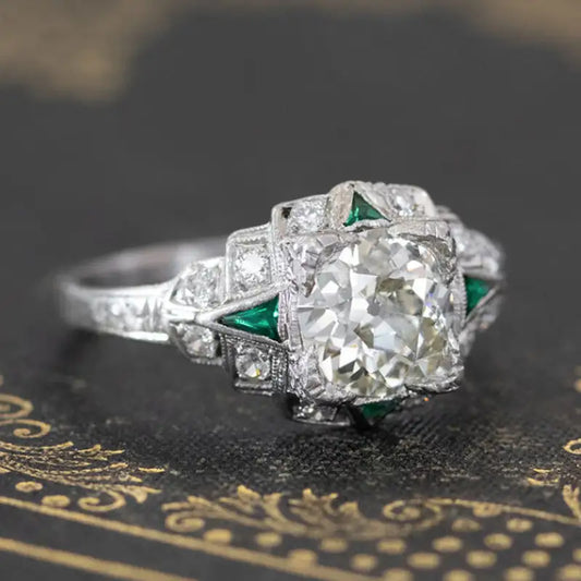 Retro Emerald Zircon Women’s Ring