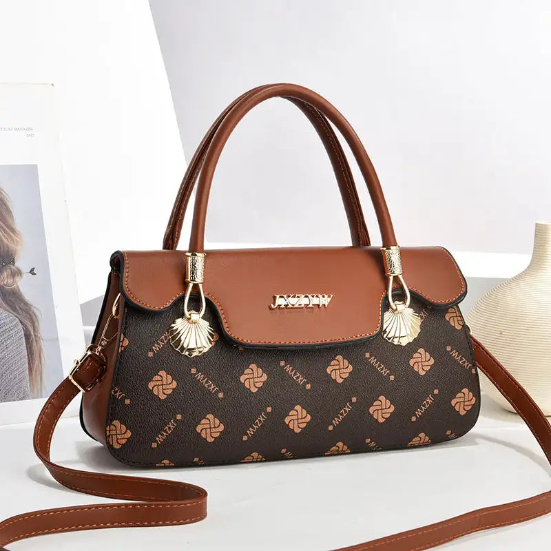 Yellowish Brown / Length 28 Width 9 Height 15cm